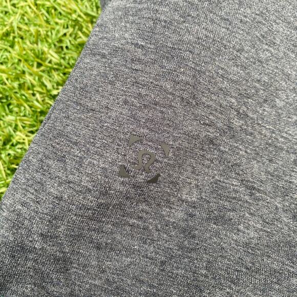 Lululemon Athletica Men's Grey Henley Button Workout Shirt XL - Picture 5 of 5